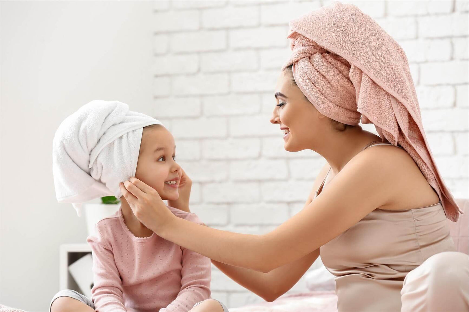 Pregnancy, breastfeeding and hormone disrupting substances in skin care